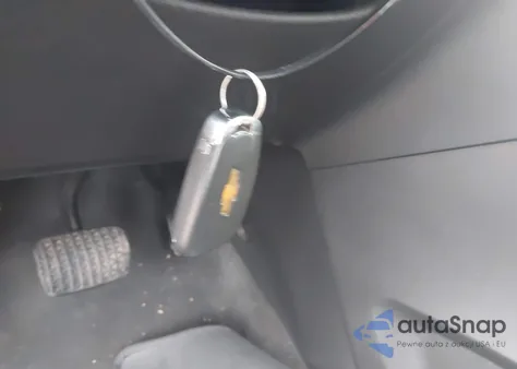 2018 Chevrolet Trax 1Lt из США, поврежденный, VIN 3GNCJLSB8JL293202